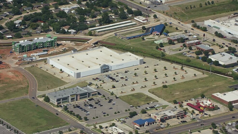 621 SW 19th St, Moore, OK for sale - Aerial Video - Image 2 of 10