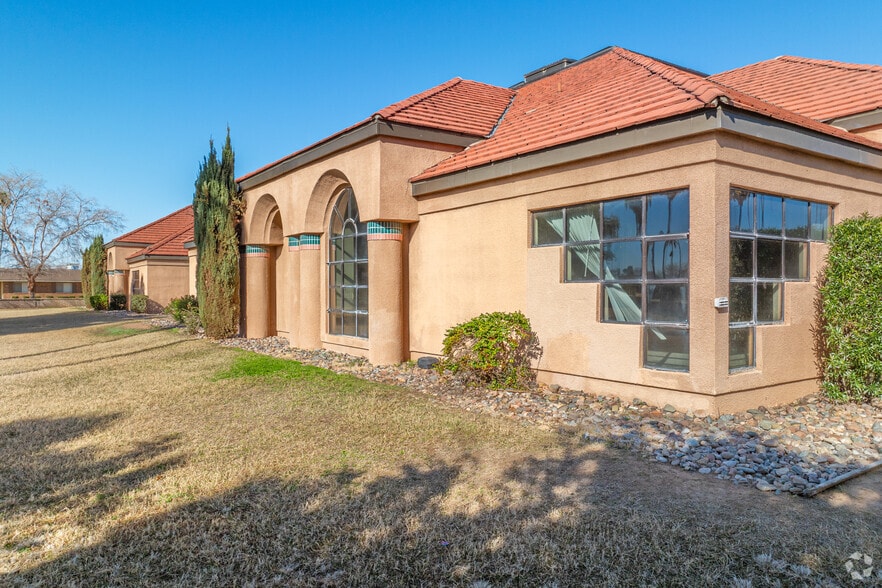 13818 N Thunderbird Blvd, Sun City, AZ for sale - Building Photo - Image 3 of 24