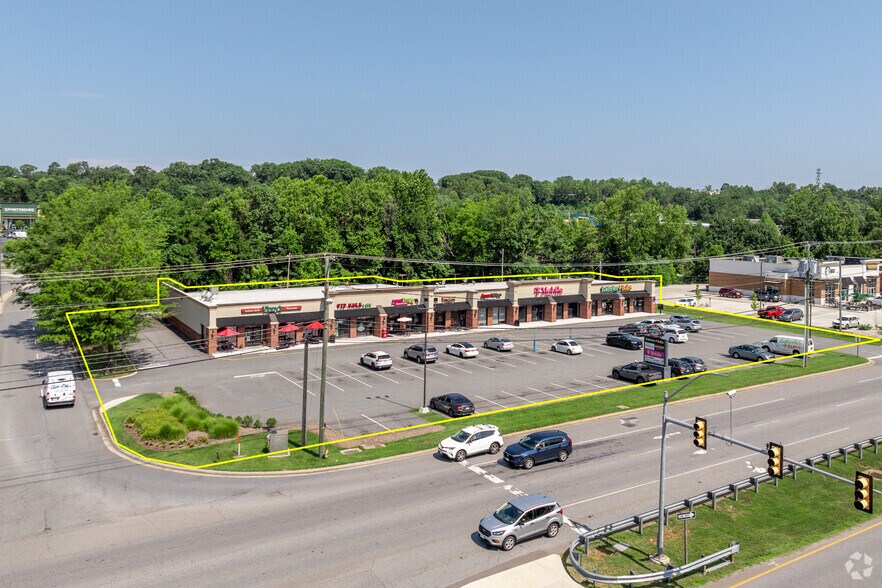 4018 Wards Rd, Lynchburg, VA for sale - Building Photo - Image 1 of 1