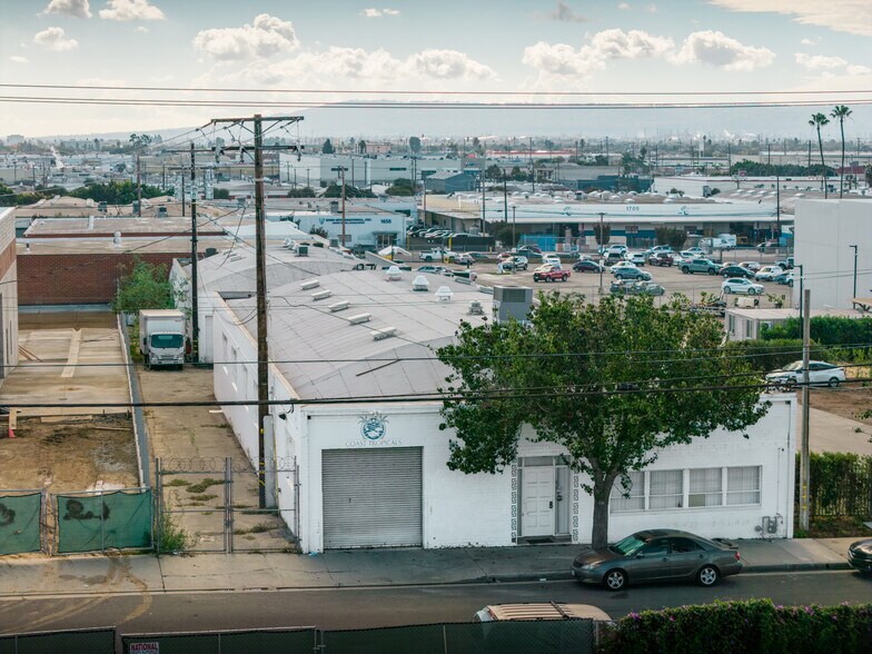 $243 Low PPSF | Industrial Warehouse - Warehouse