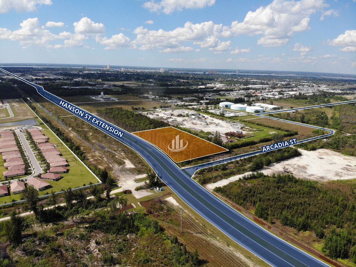 Arcadia St, Fort Myers, FL 33916