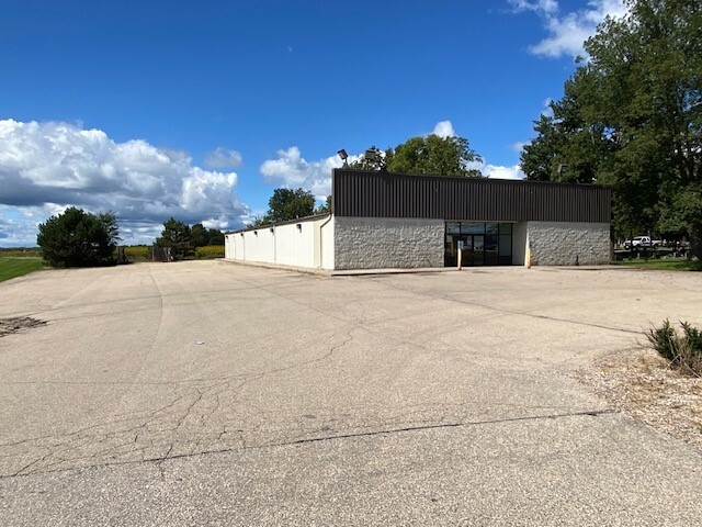 360 S Main St, Clintonville, WI for lease - Building Photo - Image 2 of 5