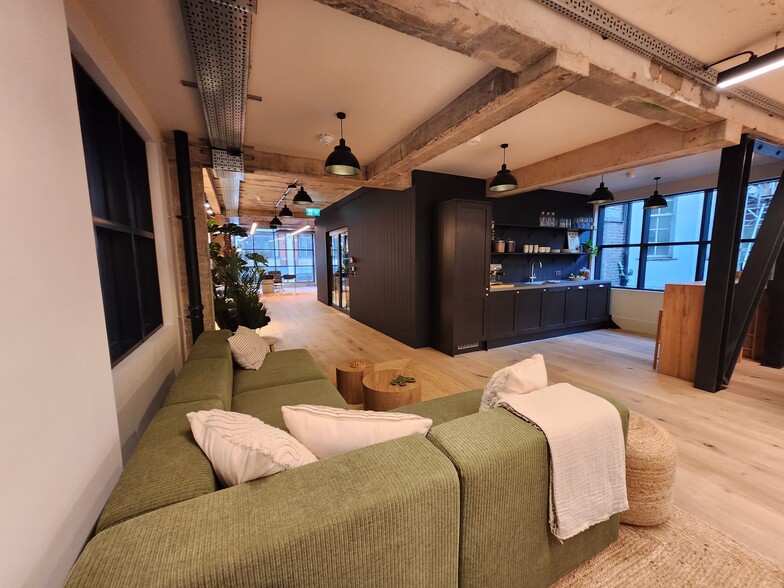 16 Mortimer St, London for lease - Building Photo - Image 3 of 19