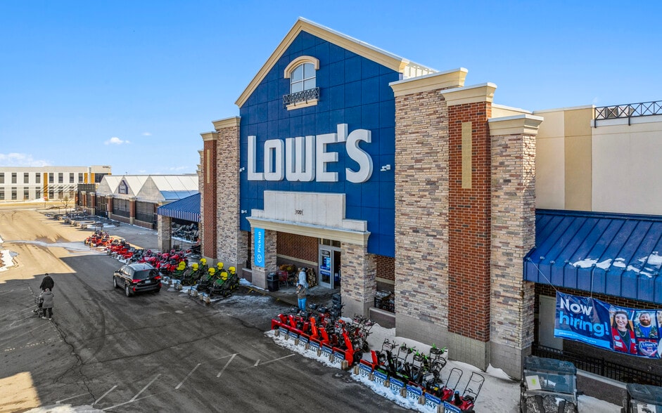 11201 Fountains Dr N, Maple Grove, MN for sale - Building Photo - Image 2 of 10