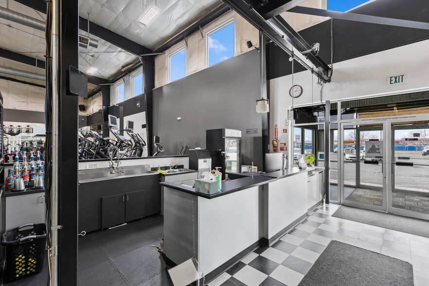 2500 Business Ln, Yakima, WA for lease - Building Photo - Image 3 of 14