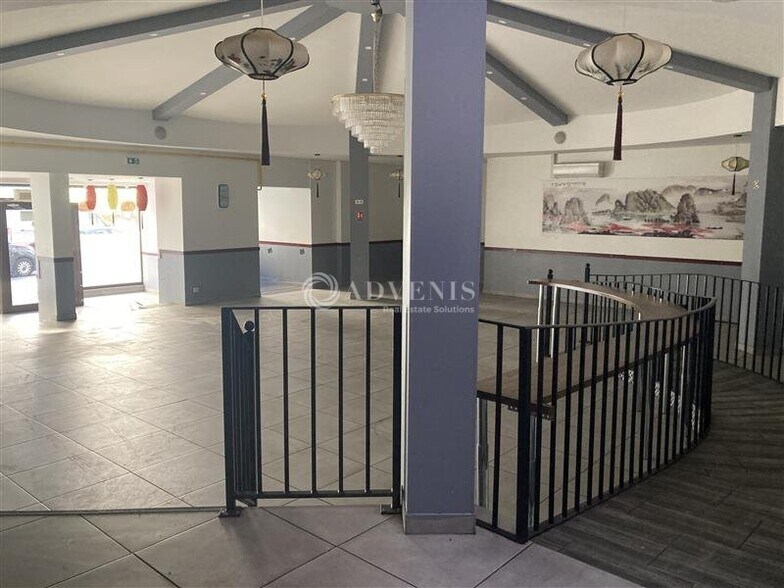 Retail in Nancy for lease - Interior Photo - Image 2 of 7