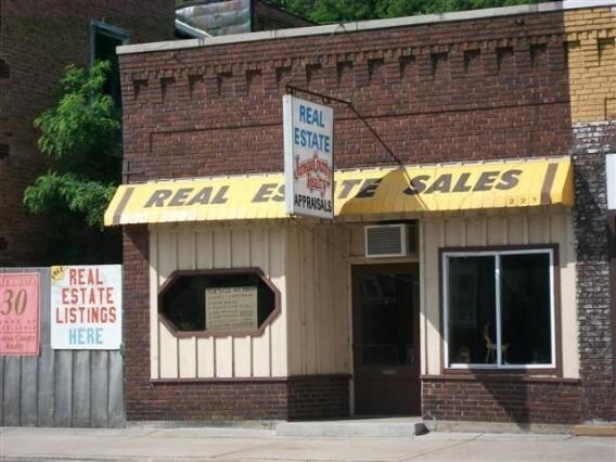 221 S Main St, Necedah, WI for sale Primary Photo- Image 1 of 1