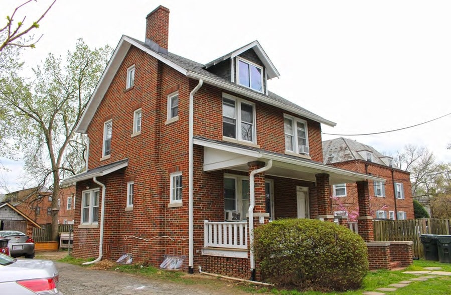 High performing rentals in UMCP portfolio of 4 properties for sale on LoopNet.com - Primary Photo - Image 3 of 4