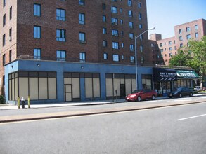 2216-2260 E Tremont Ave, Bronx, NY for lease Building Photo- Image 2 of 2