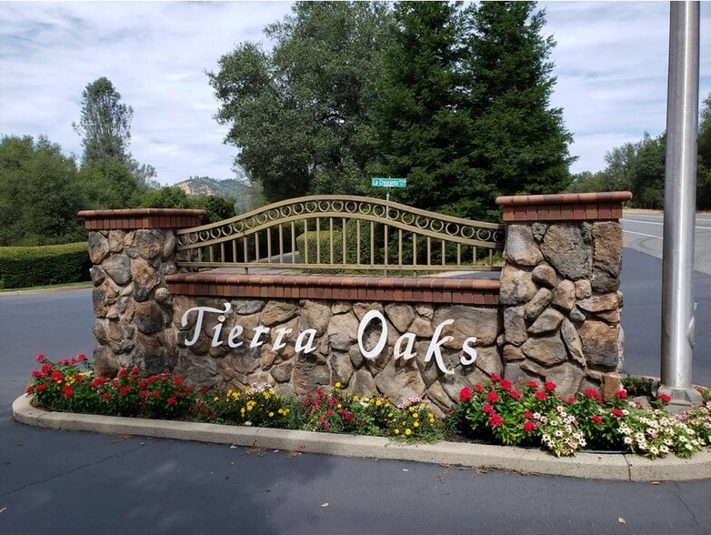 Old Oregon Trl, Redding, CA for sale - Building Photo - Image 3 of 12