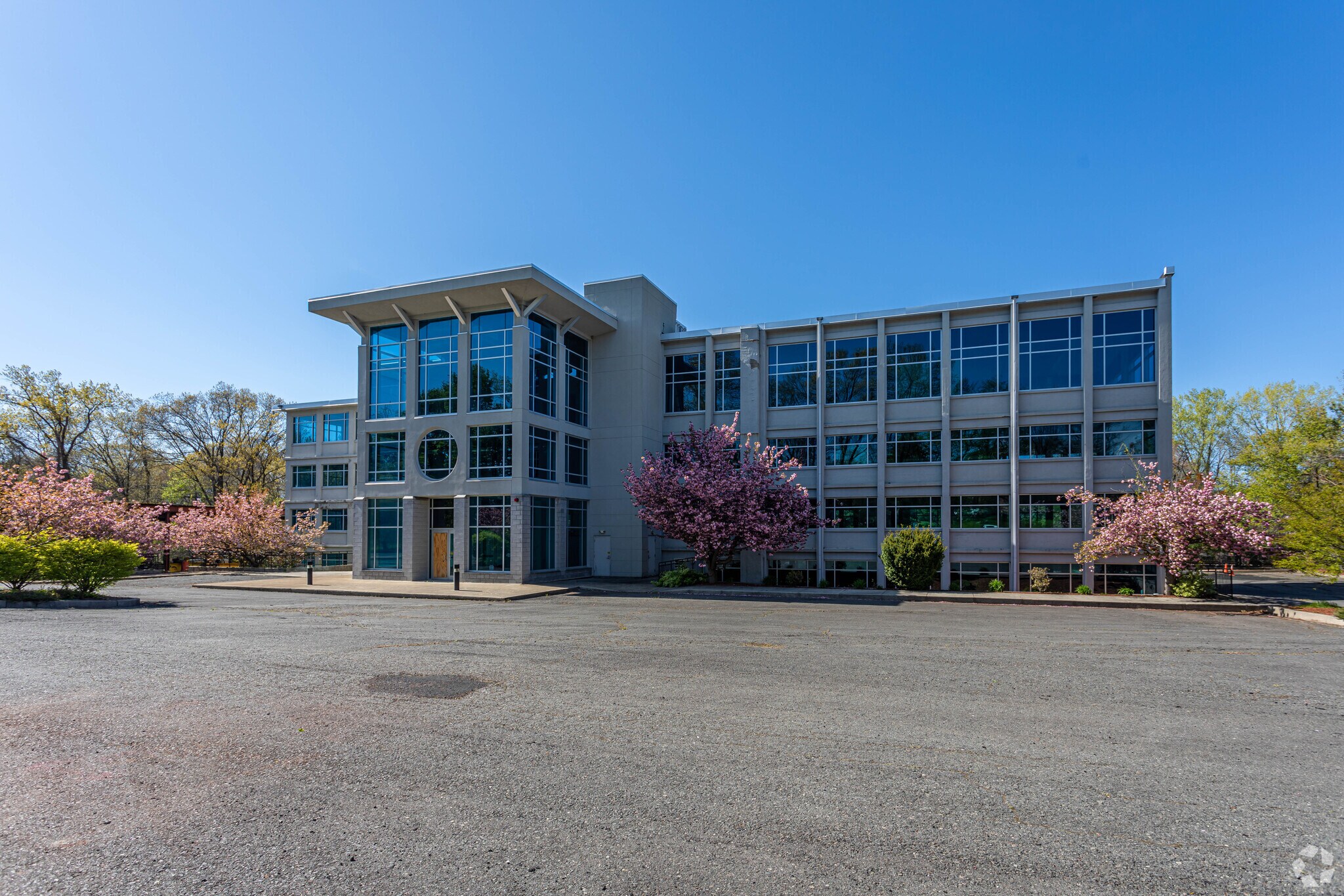 Office in Waltham, MA for sale Primary Photo- Image 1 of 1