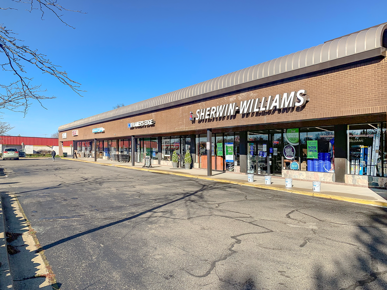 1850-1870 W Grand River Ave, Okemos, MI for lease - Building Photo - Image 1 of 3