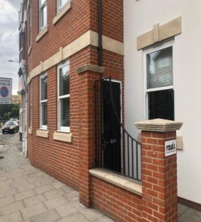 41 Barnes High St, London for lease - Building Photo - Image 2 of 4