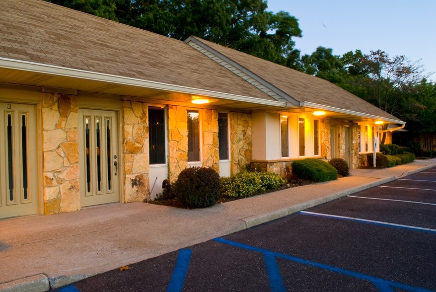 5225 Nesconset Hwy, Port Jefferson Station, NY for sale - Building Photo - Image 1 of 1