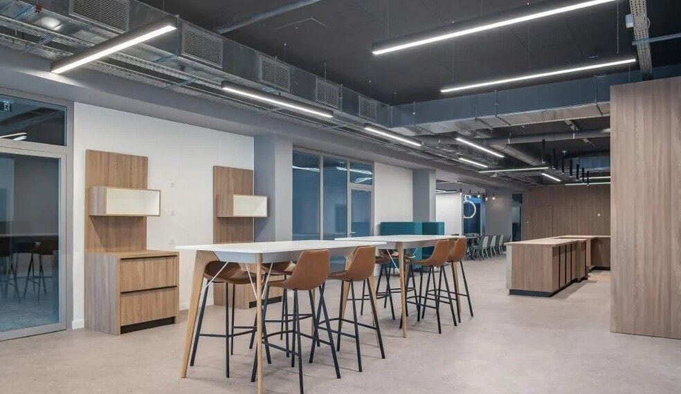 4/10 Rue Mozart, Clichy for lease - Interior Photo - Image 2 of 19