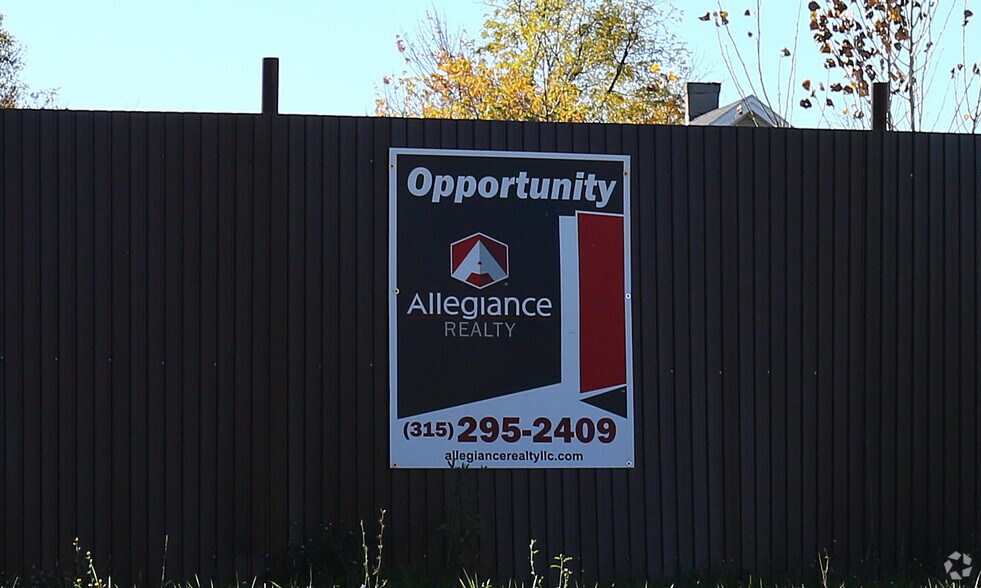 1855 Erie Blvd W, Syracuse, NY for sale - Primary Photo - Image 1 of 1