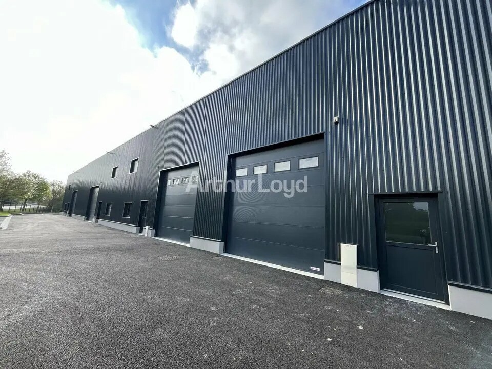 Flex in Reims for lease Building Photo- Image 1 of 10