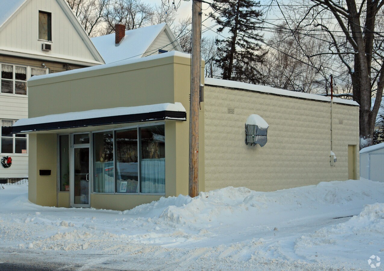 1279 Rugby Rd, Schenectady, NY 12308