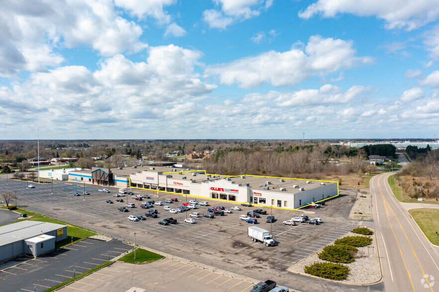 5038 Miller Rd, Flint, MI for sale - Primary Photo - Image 1 of 1