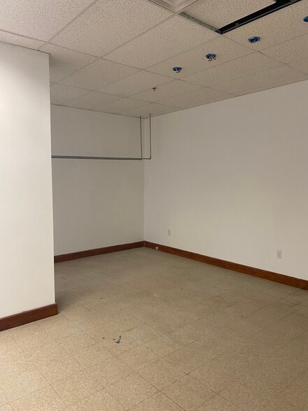 134-136 North Ave, Plainfield, NJ for sale - Interior Photo - Image 2 of 14