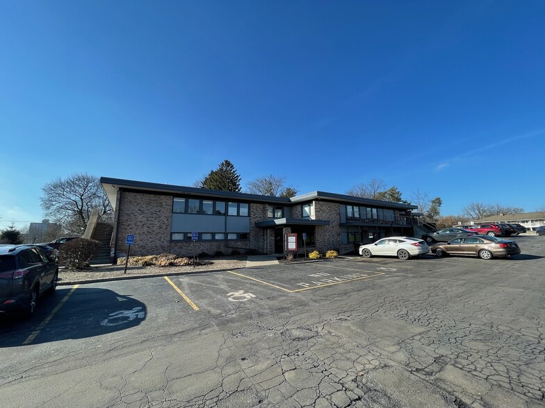 1580 Elmwood Ave, Rochester, NY for lease - Building Photo - Image 2 of 14