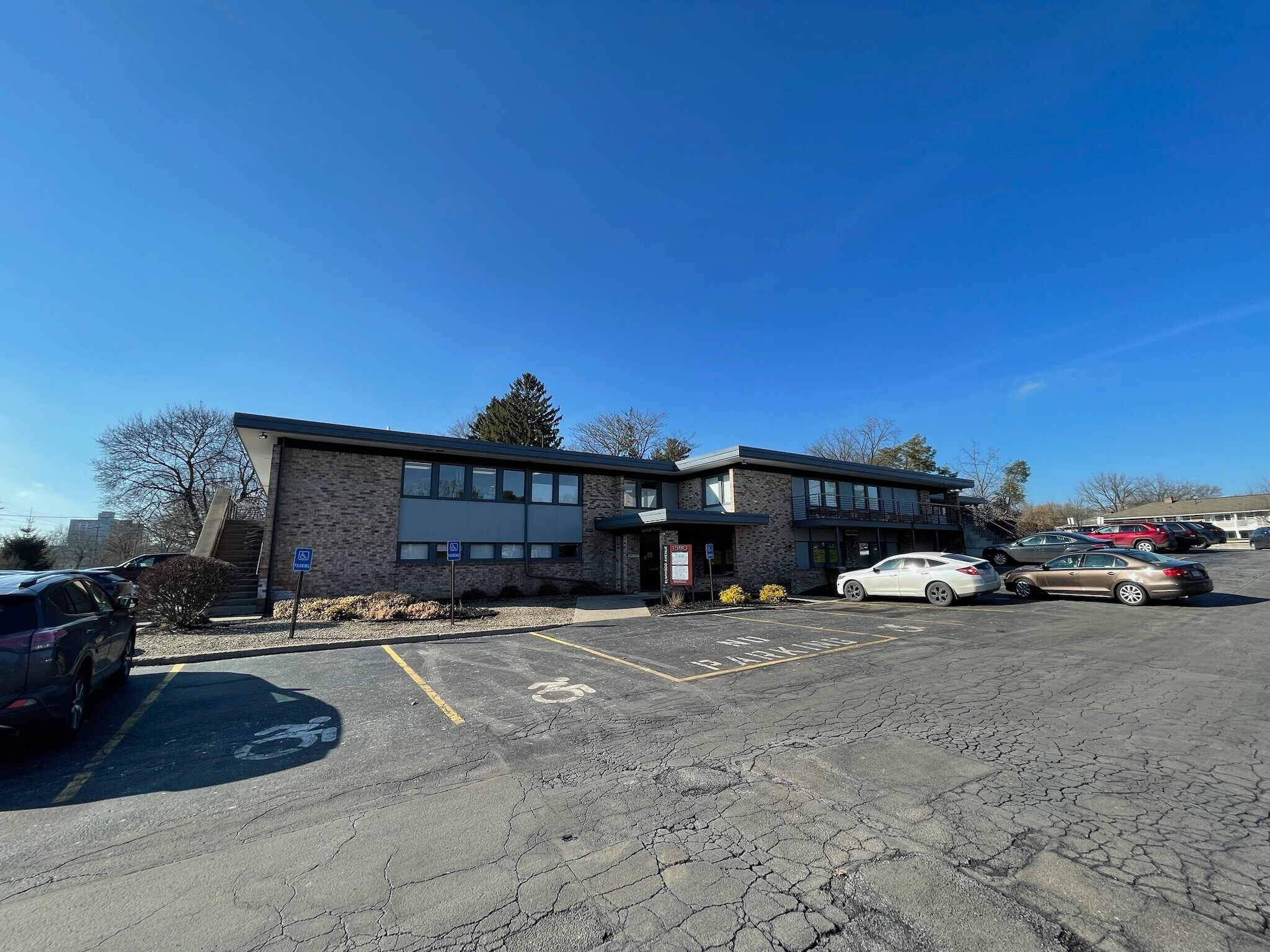 400 Red Creek Dr Rochester Ny 14623 - q37yq7r