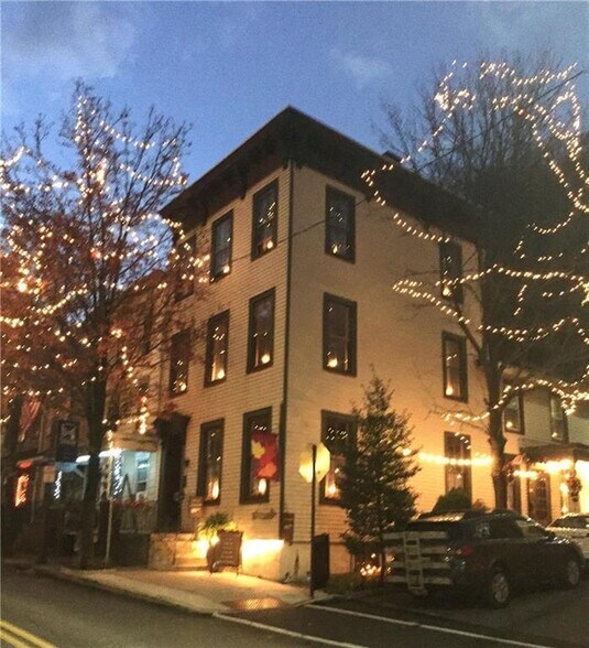 84 Broadway, Jim Thorpe, PA for sale - Primary Photo - Image 1 of 1