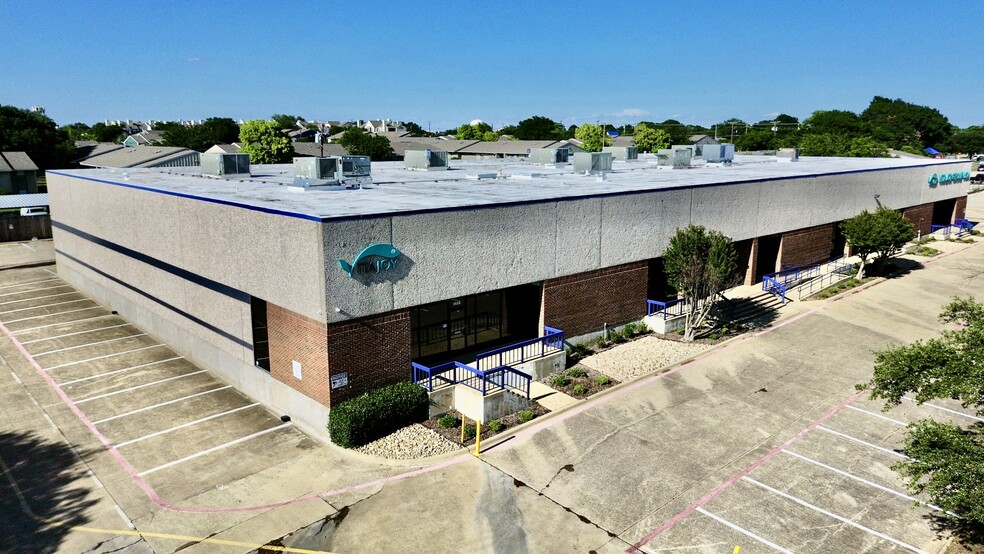 12051-12091 Forestgate Dr, Dallas, TX for sale - Building Photo - Image 1 of 11