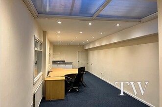 Viola Street, Bolton for lease Interior Photo- Image 2 of 7