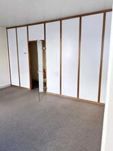 Office in Paris for lease Interior Photo- Image 1 of 3