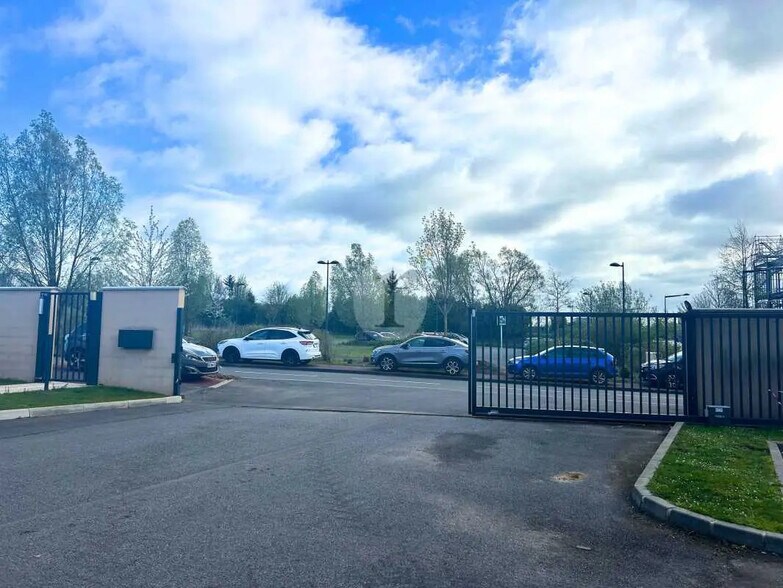 Flex in Aulnoy-lez-Valenciennes for lease - Building Photo - Image 3 of 7