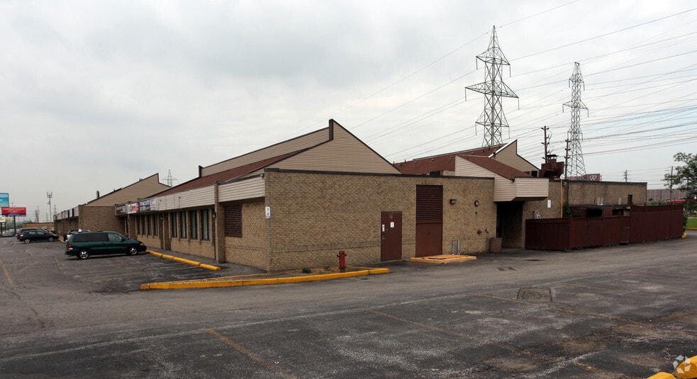 557 Dixon Rd, Toronto, ON for sale - Building Photo - Image 2 of 3