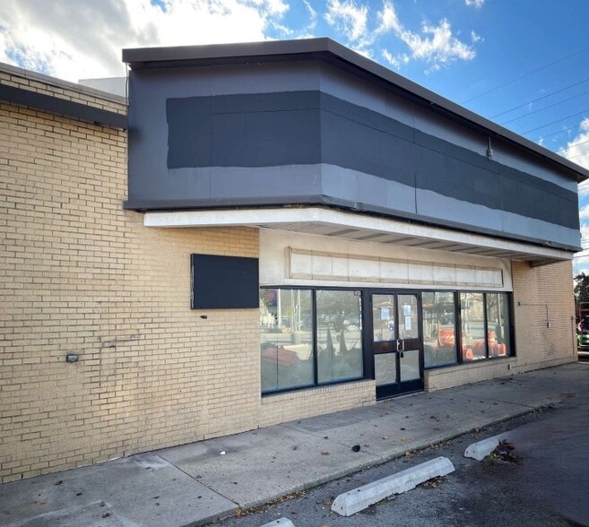 9753 Irving Park Rd, Schiller Park, IL for sale - Primary Photo - Image 1 of 3