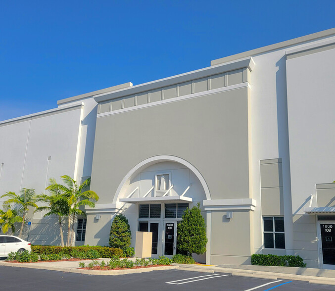 1800 NW 129th Ave, Miami, FL for lease - Building Photo - Image 1 of 4