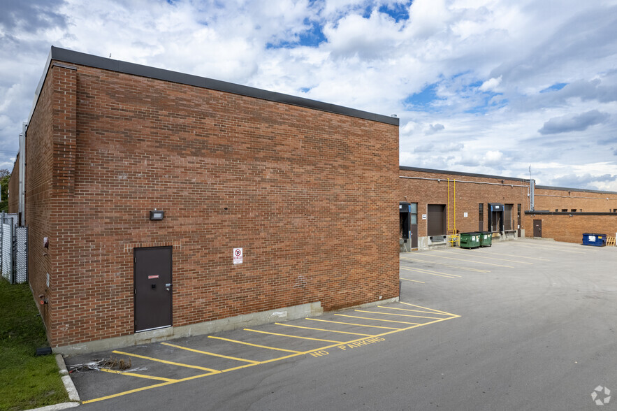 903-951 Matheson Blvd E, Mississauga, ON for lease - Building Photo - Image 2 of 7