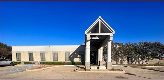 6900 Scenic Dr, Rowlett, TX for lease - Building Photo - Image 2 of 9