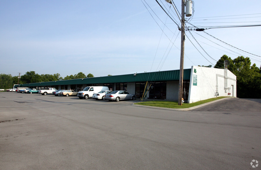 118-122 Space Park Dr, Nashville, TN for lease - Building Photo - Image 2 of 20