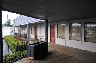 8700 SW Barbur Ct, Portland, OR for lease Interior Photo- Image 2 of 2