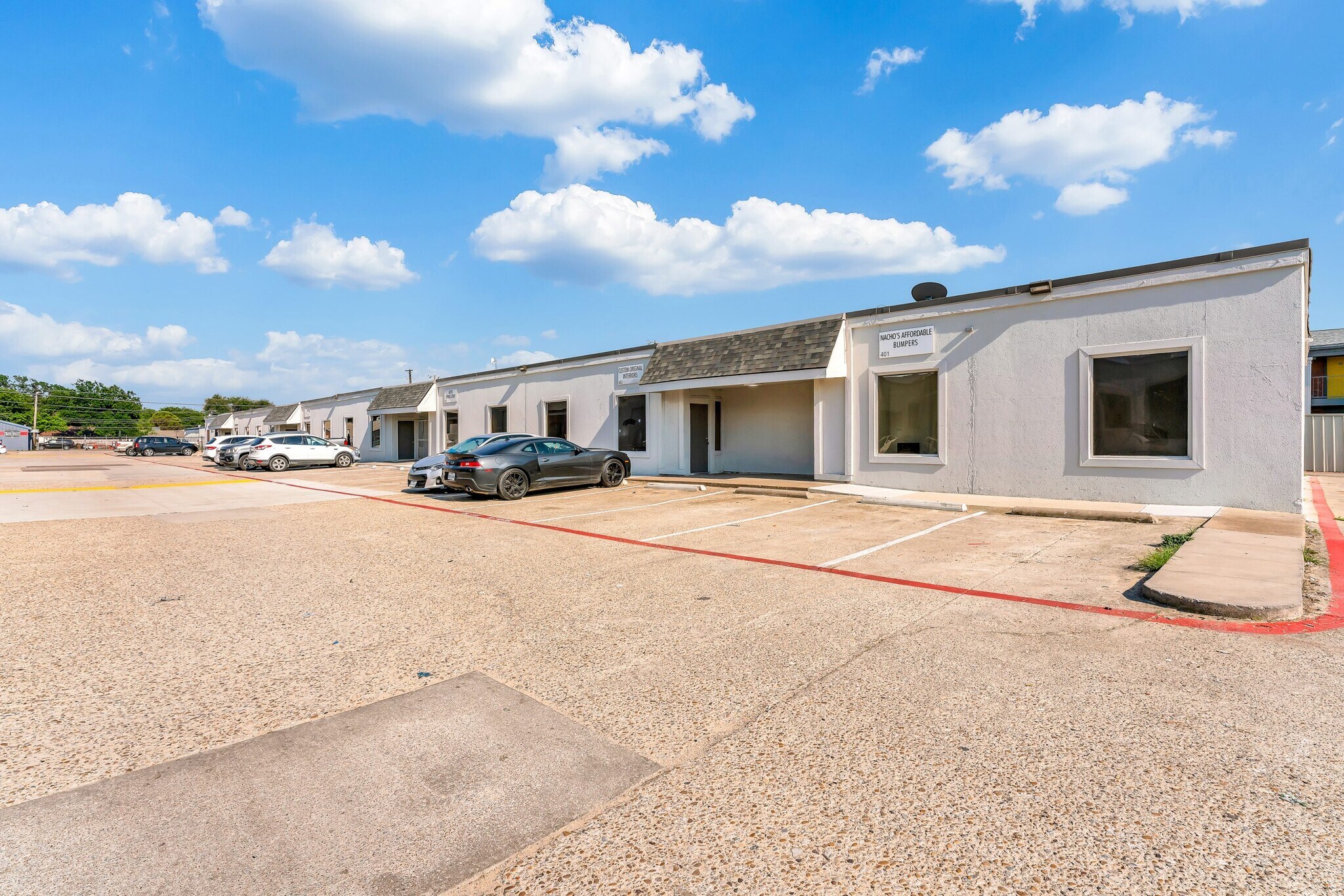 10911 Dennis Rd, Dallas, TX for lease Building Photo- Image 1 of 9