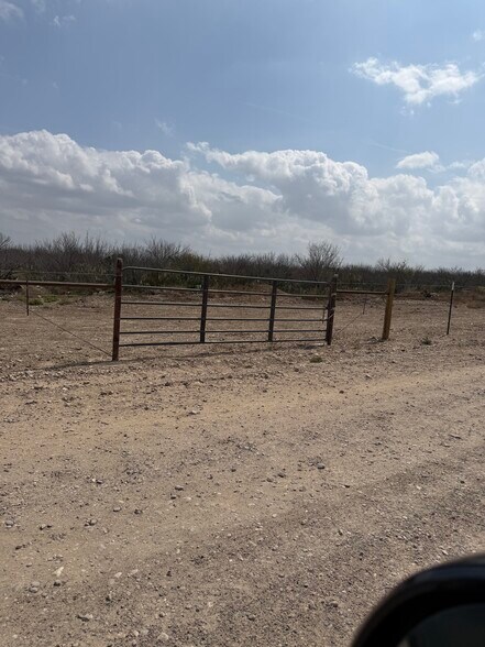 259 S Riata rd, Laredo, TX for sale - Building Photo - Image 3 of 9