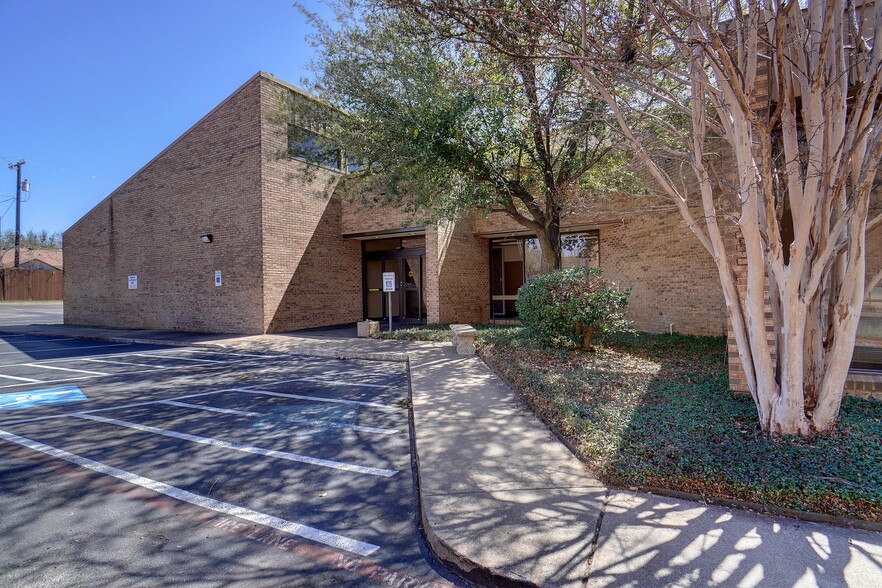 425 Westpark Way, Euless, TX for lease - Building Photo - Image 3 of 15