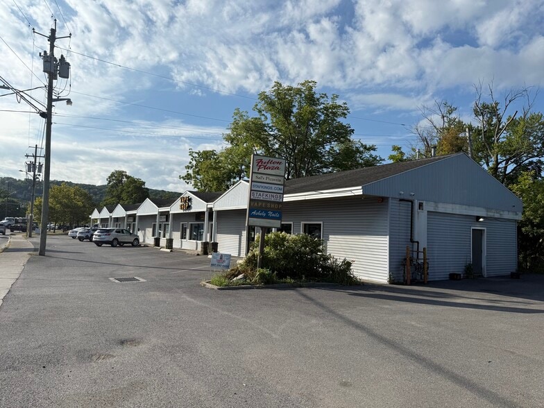 220-228 S Fulton St, Ithaca, NY for lease - Building Photo - Image 2 of 5