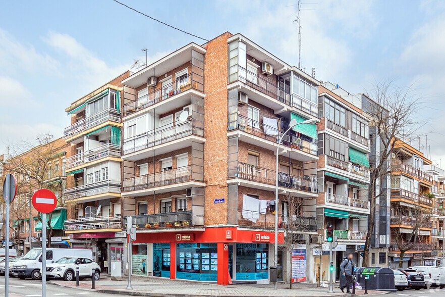Multifamily in Madrid, Madrid for sale - Primary Photo - Image 1 of 2