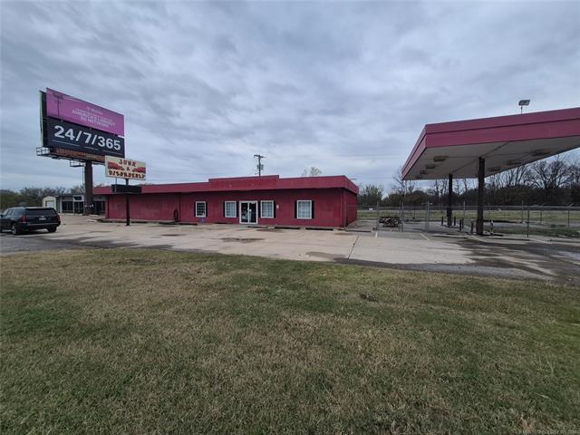 401 S Chouteau Ave, Chouteau, OK for sale - Building Photo - Image 2 of 11