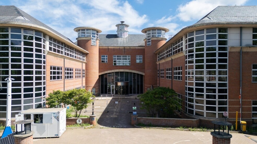Vastern Rd, Reading for sale - Building Photo - Image 2 of 9