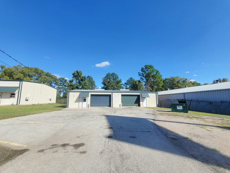 11130 N Highway 75, Willis, TX for lease - Building Photo - Image 3 of 4