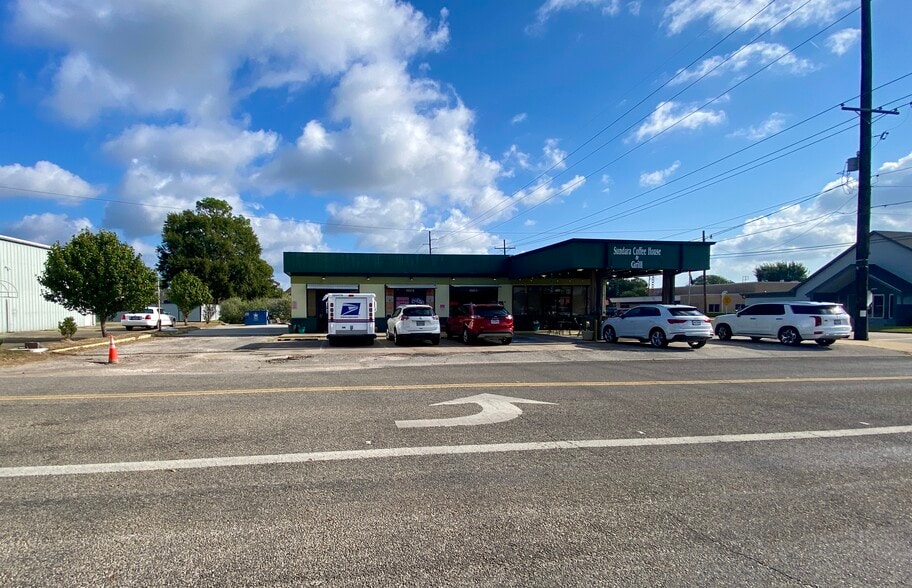 6199 39th St, Groves, TX for sale - Building Photo - Image 1 of 34