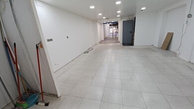 Retail in Barcelona, Barcelona for lease Interior Photo- Image 1 of 11
