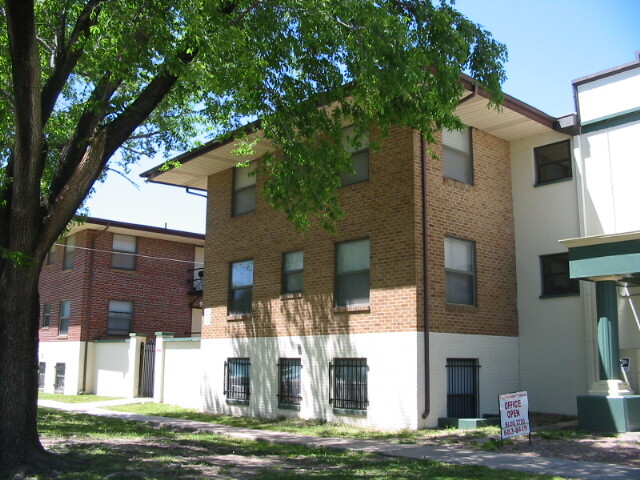 2704-2810 E 9th st, Wichita, KS for sale Primary Photo- Image 1 of 8