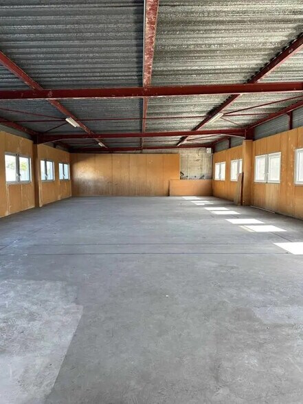 Industrial in Garges-lès-Gonesse for sale - Interior Photo - Image 2 of 2
